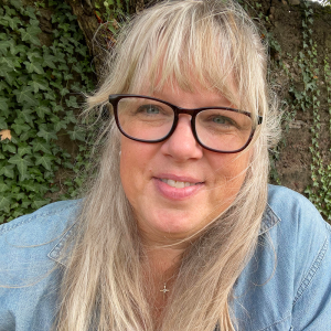 blog2 leaf background